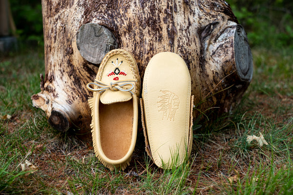 Women's Earthing Moccasins Moosehide Beaded Fringed BB7574L