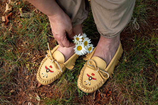 Women's Earthing Moccasins Moosehide Beaded Fringed BB7574L